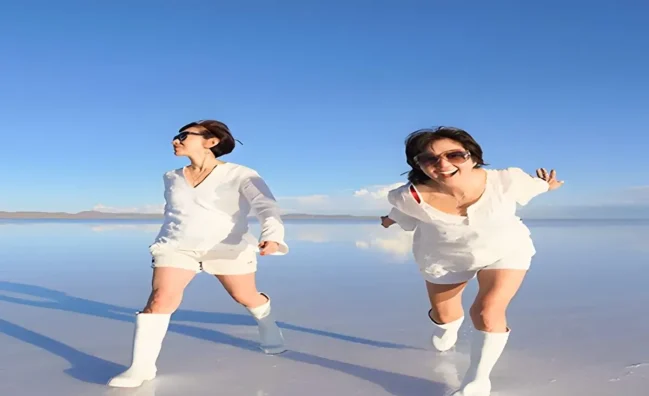 Uyuni Salt Flats & Tomave Hot Springs: 2-Day Small Group Expedition